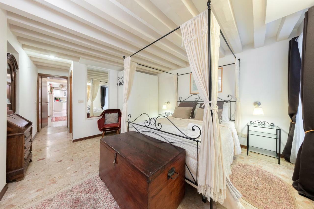 Ca' Del Carro Family Apartment Венеція Екстер'єр фото